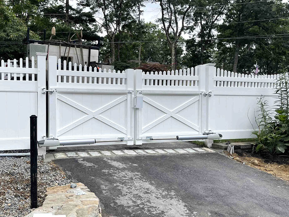 Residential and commercial custom gate company in the Southeastern Massachusetts area.