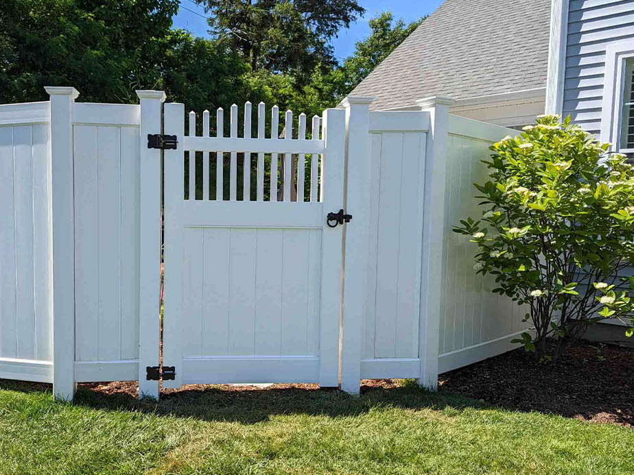 Fence gates for the Southeastern Massachusetts area.