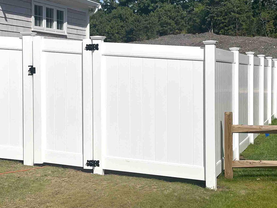 vinyl fence Bourne Massachusetts
